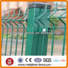 Wire mesh fence for sheep